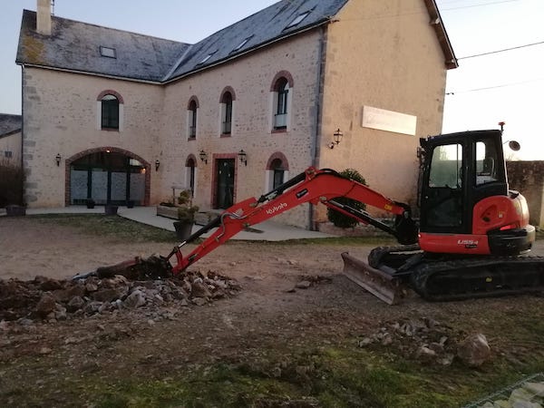 Domaine de Meslay travaux dans la cour